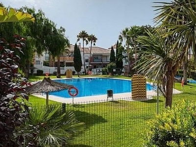 Alquiler de casa con piscina y terraza en Chiclana de la Frontera, Coto la campa