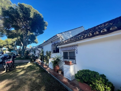 Apartamento en venta en Nueva Andalucia, Marbella, Málaga