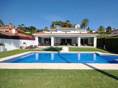 Chalet en venta en El Paraiso, Estepona, Málaga