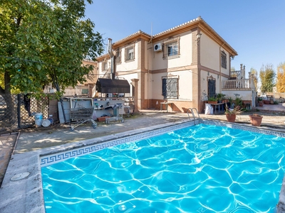 Venta de casa con piscina y terraza en Ogíjares, Área de Ogijares