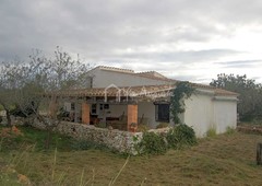 Casa con terreno en el Perelló