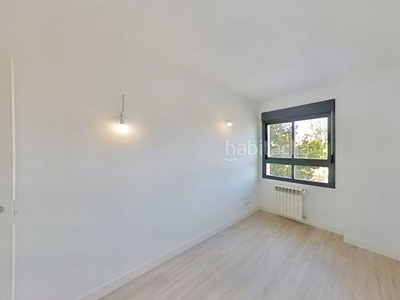 Alquiler piso con 2 habitaciones con ascensor, parking, piscina y calefacción en Madrid