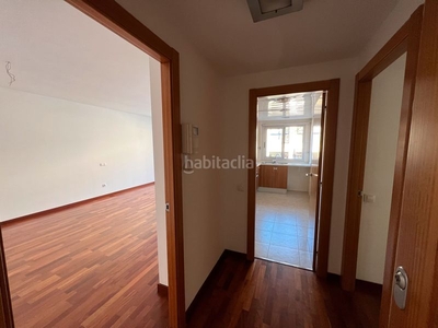 Alquiler piso con 3 habitaciones con ascensor, calefacción y aire acondicionado en Sabadell