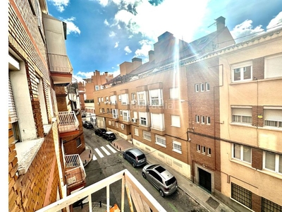 Alquiler piso en calle de ruiz palacios 1 piso con 2 habitaciones con calefacción y aire acondicionado en Madrid