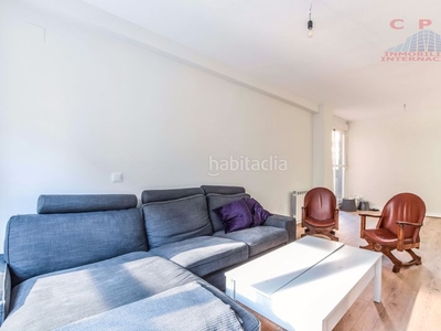 Alquiler piso exclusivo piso amueblado de 135 m2, 2 habitaciones y terraza, situado en urbanización cerrada. en Madrid