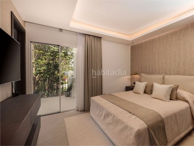 Apartamento con 4 habitaciones amueblado con ascensor, parking, calefacción y aire acondicionado en Marbella