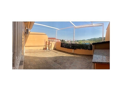 Ático en venta en Riba-roja de Túria de 3 habitaciones con terraza y aire acondicionado