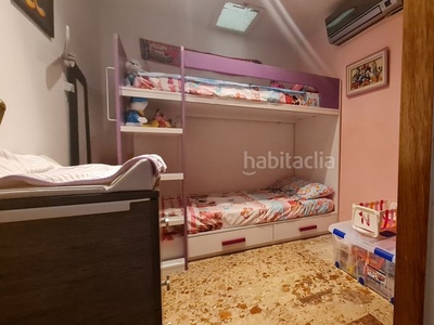 Casa adosada con 2 habitaciones con calefacción y aire acondicionado en Terrassa