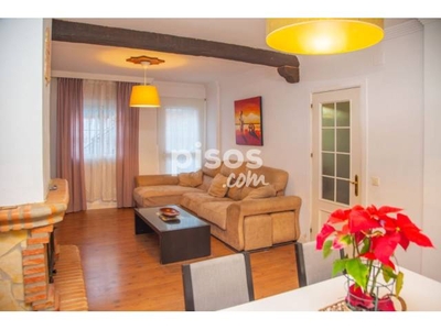 Casa adosada en venta en Calle Aliso