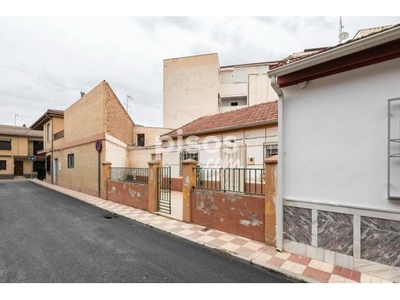 Casa adosada en venta en Calle de Gran Capitán en Albolote por 110.000 €
