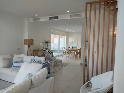 Chalet con 2 habitaciones amueblado con parking, piscina, aire acondicionado y vistas al mar en Cartagena