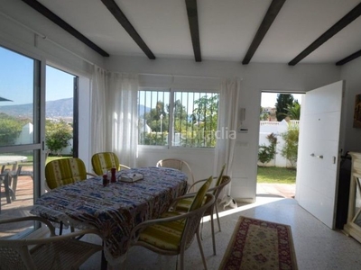 Chalet con 3 habitaciones con parking, aire acondicionado y vistas a la montaña en Mijas