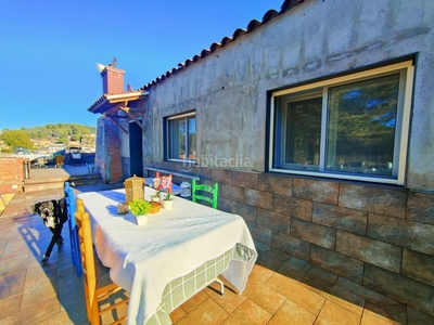 Chalet con 4 habitaciones con parking, piscina, calefacción y vistas a la montaña en Rubí