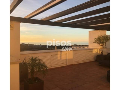 Dúplex en venta en Elviria en Los Monteros-Bahía de Marbella por 485.000 €