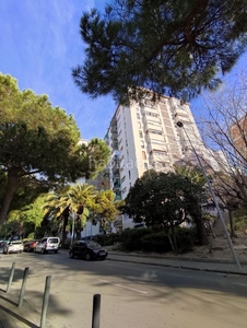 Piso con 2 habitaciones con ascensor, calefacción y aire acondicionado en Hospitalet de Llobregat (L´)