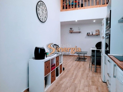 Piso de 1 habitación y buhardilla habitable. para entrar a vivir. en Hospitalet de Llobregat (L´)