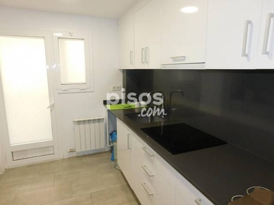 Piso en alquiler en Calle de Castellvell, 10 en Mestral por 700 €/mes