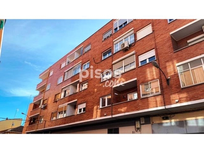 Piso en venta en Calle de Don Emilio Laguna Azorín en Oliver-Valdefierro por 80.000 €