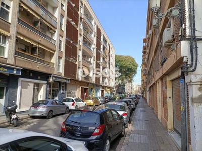 Piso en venta en Calle de los Leones, cerca de Carrer del Pintor Nicolau en Ciutat Jardí por 125.000 €