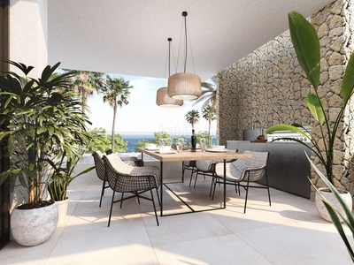 Planta baja nuevo apartamento con jardín en new golden mile, en Estepona