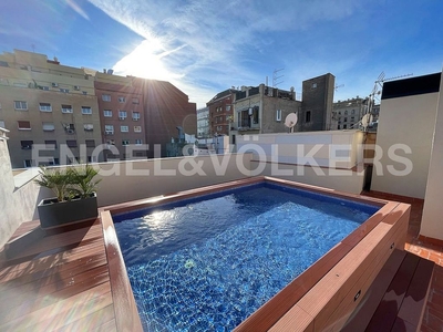 Alquiler de piso en Sant Pere, Santa Caterina i la Ribera de 1 habitación con terraza y piscina