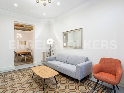 Alquiler de piso en Vila de Gràcia de 2 habitaciones con muebles y aire acondicionado
