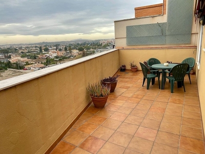 Ático en alquiler en El Ranero de 3 habitaciones con terraza y garaje