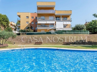 Ático en venta en calle Tramuntana de 3 habitaciones con terraza y piscina