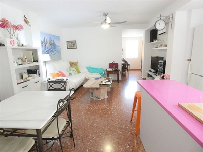 Ático en venta en Riba-roja de Túria de 2 habitaciones con terraza y aire acondicionado