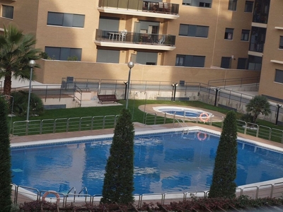 Piso en alquiler en calle Sol y Ortega de 4 habitaciones con terraza y piscina