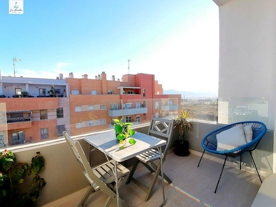 Piso en alquiler en El Cónsul - Ciudad Universitaria de 2 habitaciones con terraza y piscina