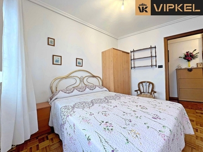 Piso en alquiler en Los Castros - Castrillón - Eiris de 3 habitaciones con terraza y muebles