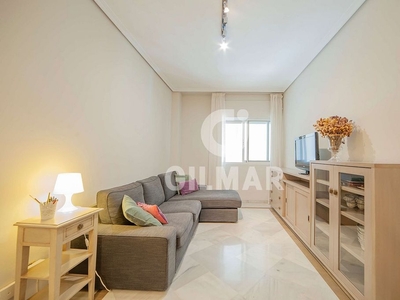 Piso en alquiler en Santa Catalina de 2 habitaciones con garaje y muebles