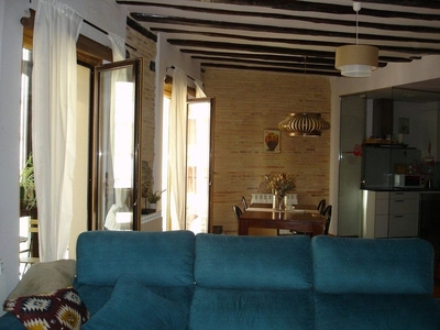 Piso en venta en Casco Antiguo de 3 habitaciones con balcón y calefacción