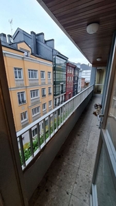 Piso en venta en Centro - Recinto Amurallado de 3 habitaciones con terraza y balcón