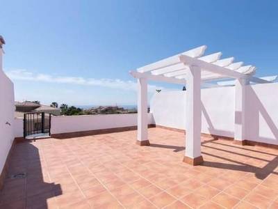 Venta de ático en Riviera del Sol de 2 habitaciones con terraza y piscina