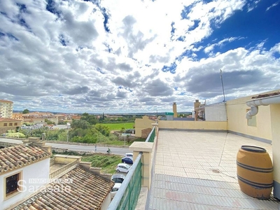 Venta de piso en Arcos (Los) de 4 habitaciones con terraza y balcón