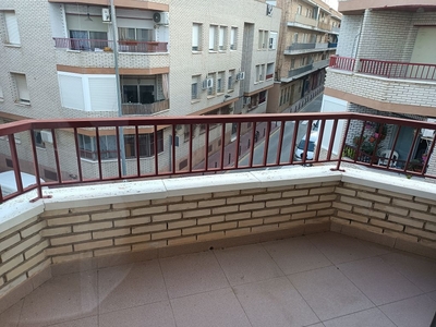 Venta de piso en calle Teniente Victor Castillo de 3 habitaciones con garaje y balcón
