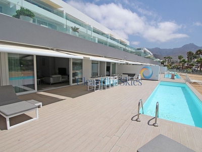 Venta de piso en Costa Adeje de 3 habitaciones con terraza y piscina