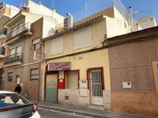Venta Casa unifamiliar en Calle La Fuente Alicante - Alacant. Buen estado con terraza 350 m²