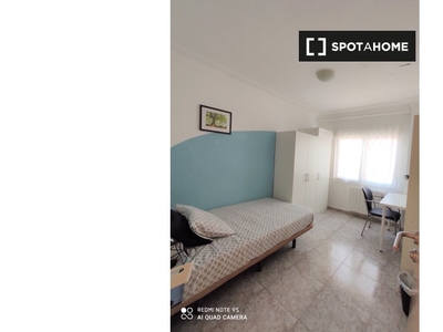 Alquiler de habitaciones en piso de 5 habitaciones en Zaragoza