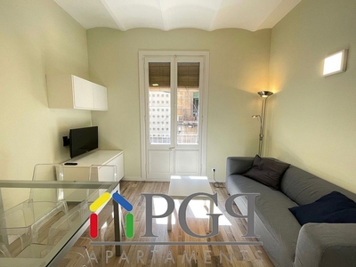 Alquiler de piso en calle De Lleida de 2 habitaciones con muebles y balcón