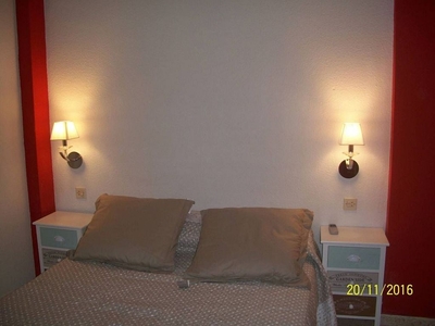 Alquiler de piso en calle Las Huertas de 2 habitaciones con muebles y aire acondicionado