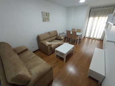 Alquiler de piso en Tres Olivos - La Piedad de 3 habitaciones con terraza y muebles