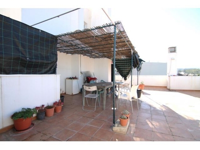 APARTAMENTO CON AMPLIA TERRAZA, GARAJE Y TRASTERO