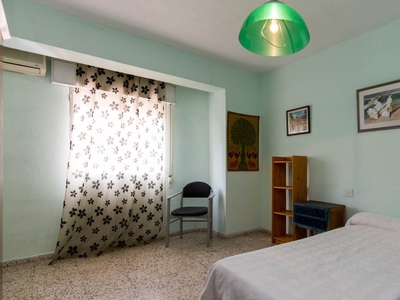 Habitación en apartamento de 3 dormitorios, San Francisco Javier, Granada