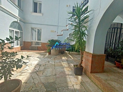Piso en venta en Casco Antiguo - Centro de 3 habitaciones con terraza y balcón