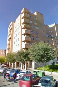 Piso en venta en Huerta Rosales - Valdepasillas de 4 habitaciones con terraza y garaje