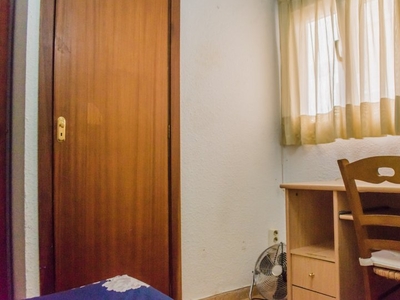 Se alquila habitación en apartamento de 4 dormitorios en La Saïdia, Valencia