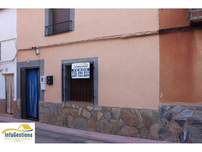 Venta Casa unifamiliar en Calle AV Principe de Asturias 5 Montiel. Buen estado 114 m²